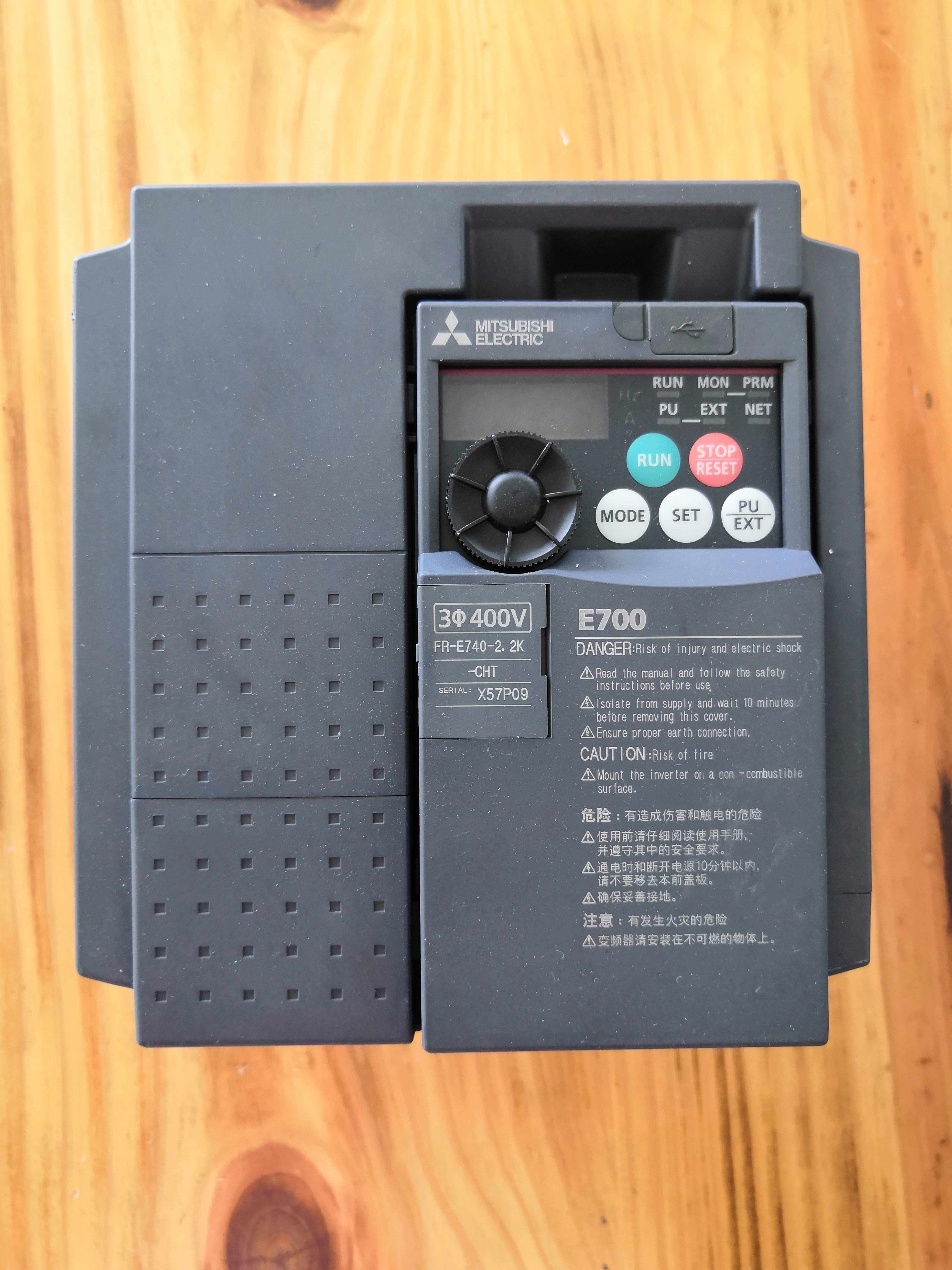三菱变频器FR-E740-2.2K-CHT三相输入2.2KW二手包好技术支持