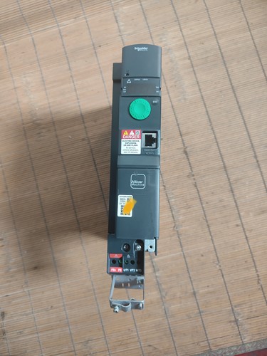 施耐德变频器ATV320U22N4B三相输入2.2kw二手包好提供技术支持