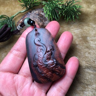 海南黄花梨木雕招财貔貅项链吊坠木质精雕兽牌貔貅守护手把车挂件