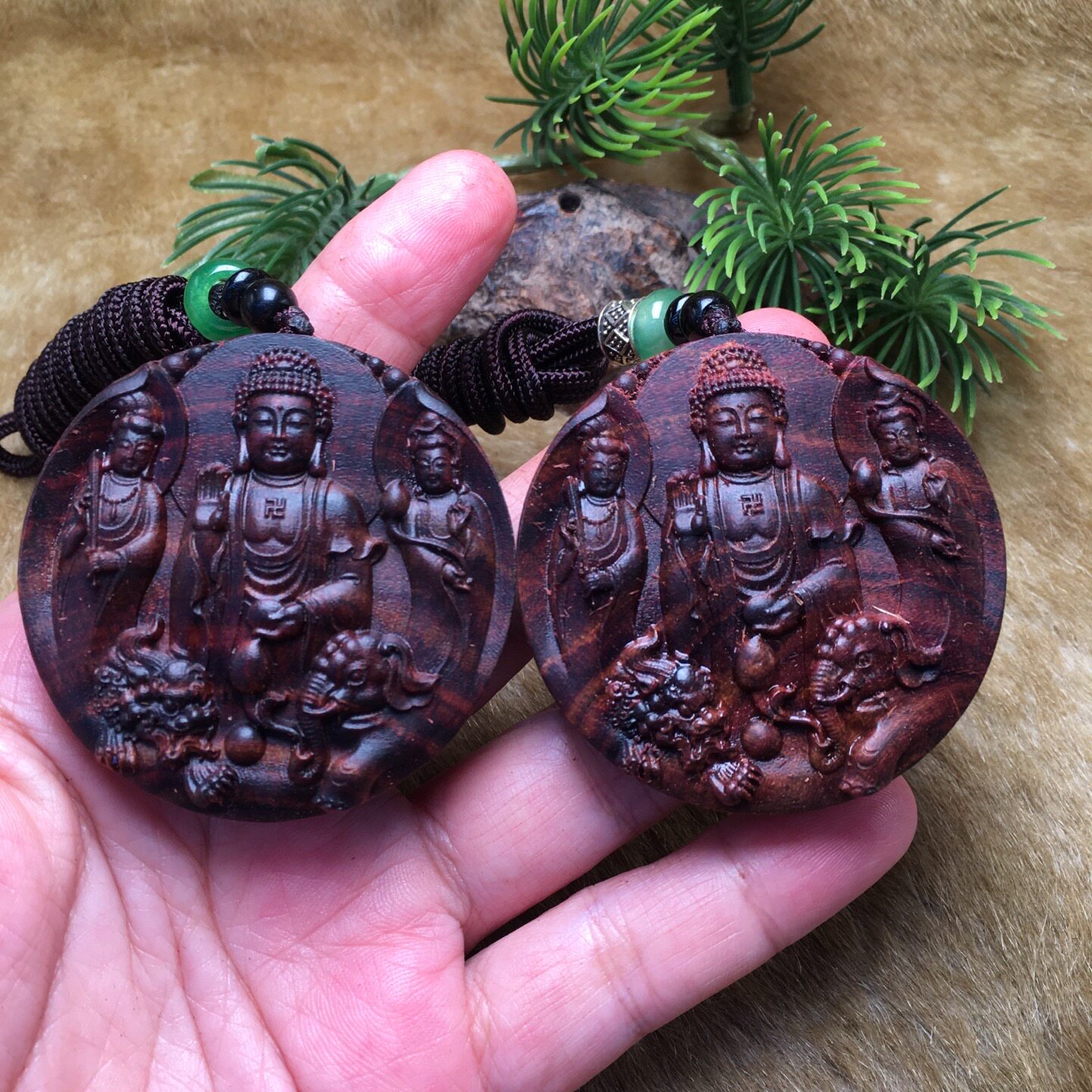 海南黄花梨油梨西方三圣项链吊坠木质释迦摩尼大势至文殊菩萨挂件