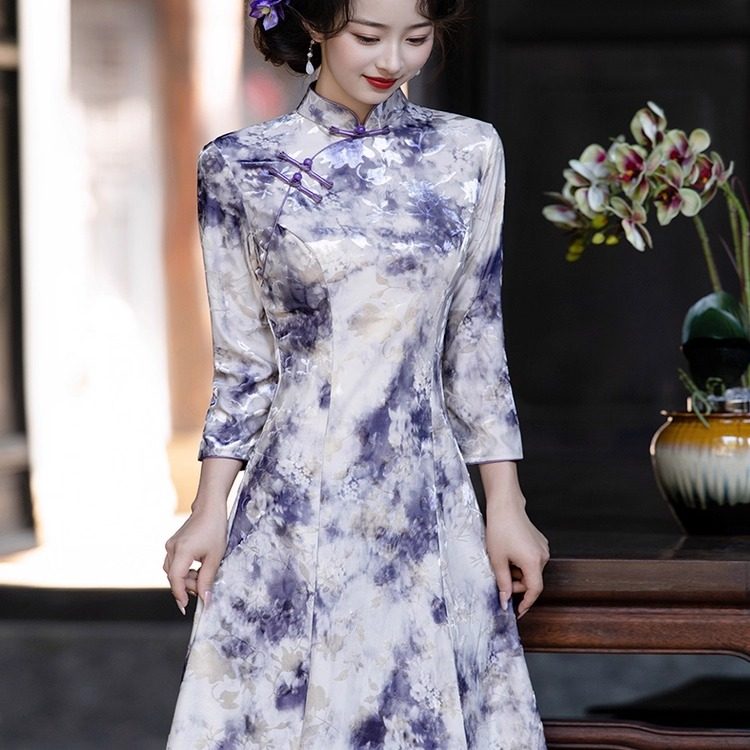 扎染旗袍2025年新款秋冬款改良年轻妈妈新中式国风女装气质连衣裙