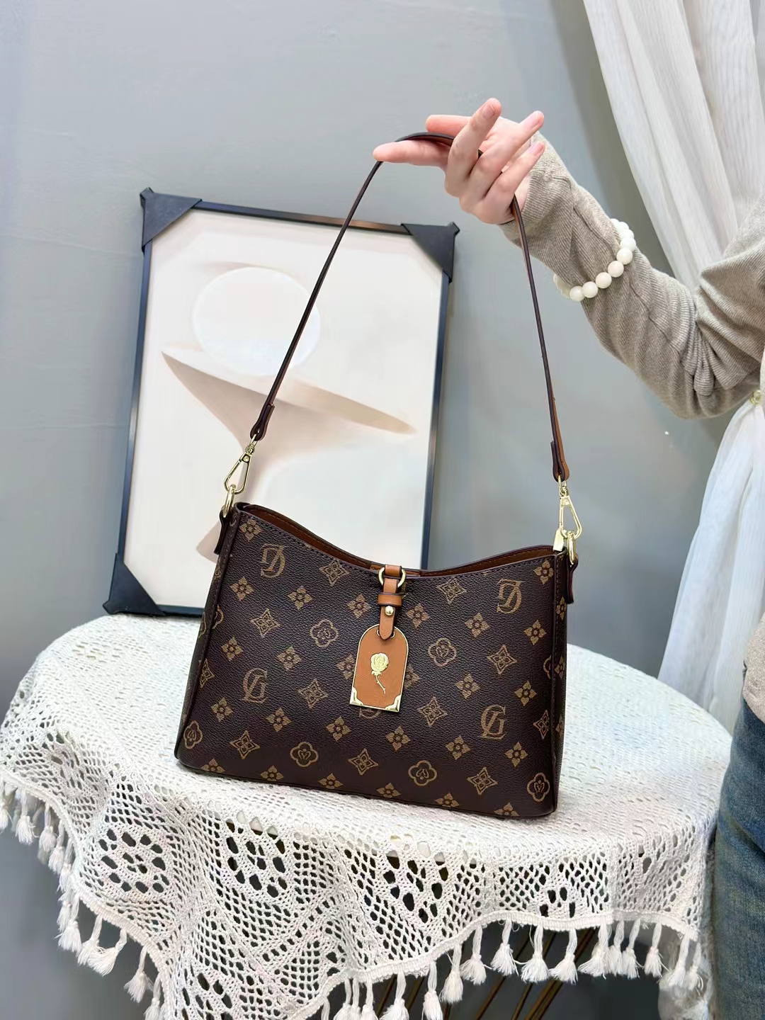 雅格莱诗女包2025新款时尚百搭手提包高级感单肩斜挎包休闲简约潮