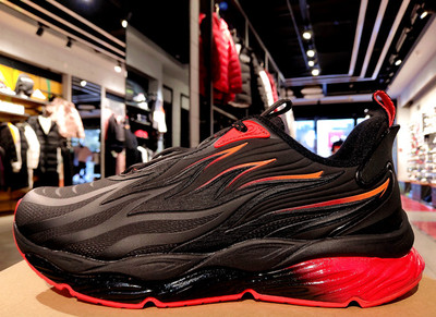 特步新品追月逐火系列潮流百搭跑步透气运动气垫防滑耐磨鞋