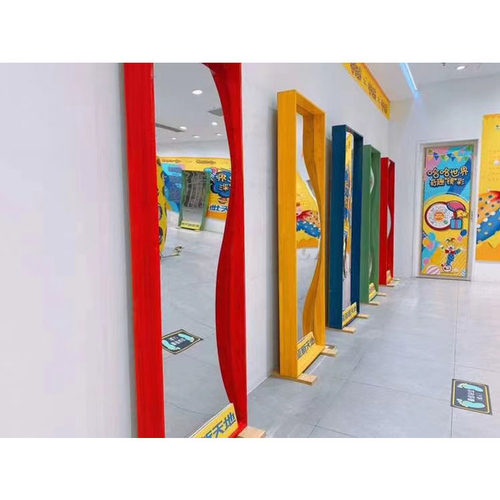 成人实木哈哈镜不锈钢镜子幼儿园游乐场魔术全身凹凸搞笑儿童变形