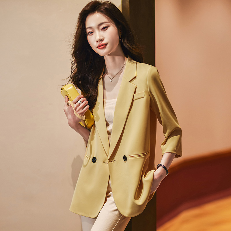 白色休闲小西装外套女韩版春夏薄款休闲百搭宽松上衣气质高级感