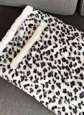 【Neta】日本 毛茸茸秋冬宠物毯 猫猫狗狗育儿袋 育儿袋膝上毯