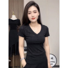 今年流行V领薄款微透烫钻短袖T恤女夏季新款修身显瘦洋气百搭上衣