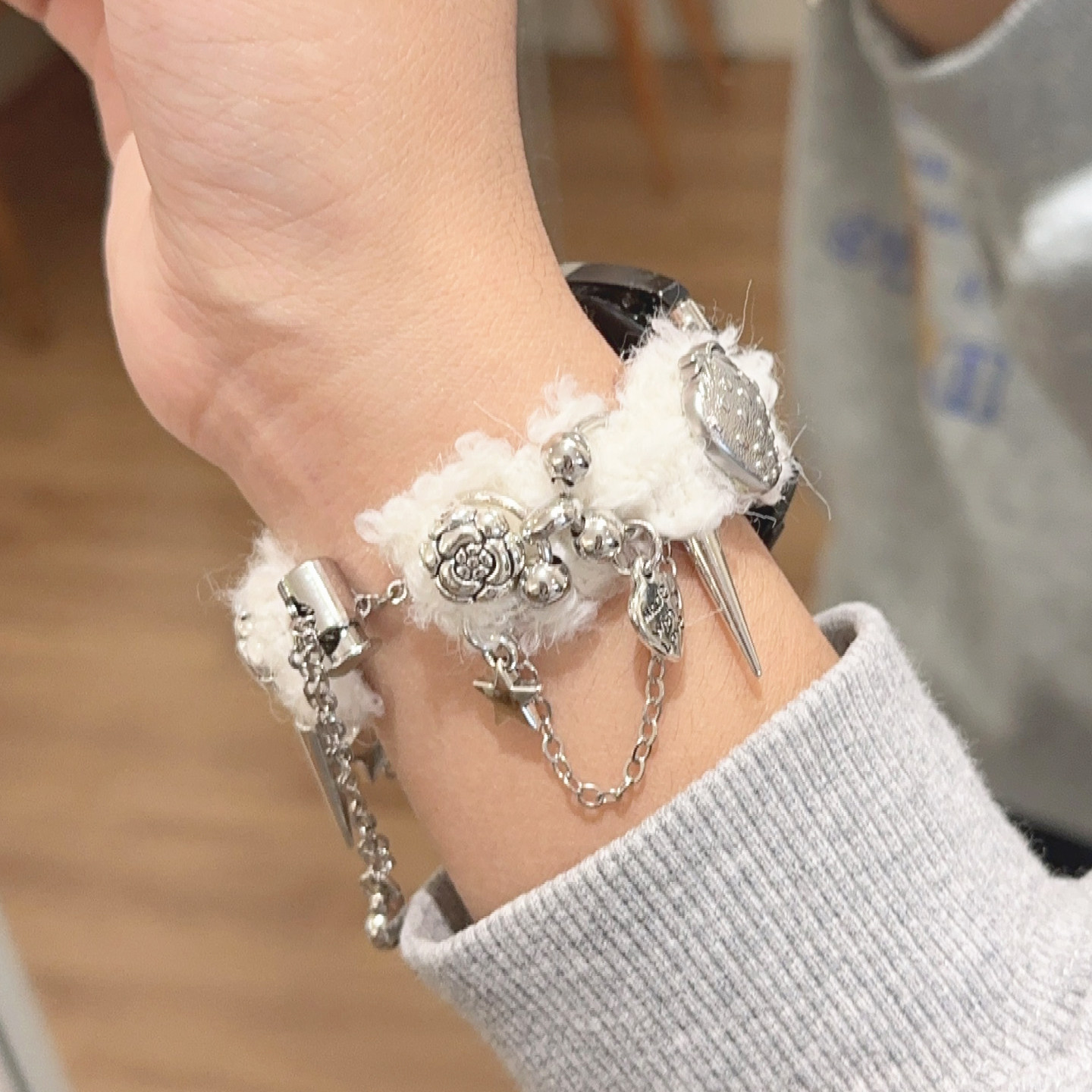 适用草莓毛绒金属链条表带