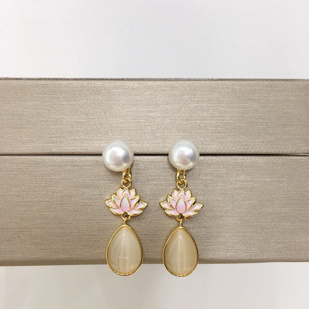 新中式天然淡水珍珠耳钉女高级感莲花水滴月光石耳环S925纯银针