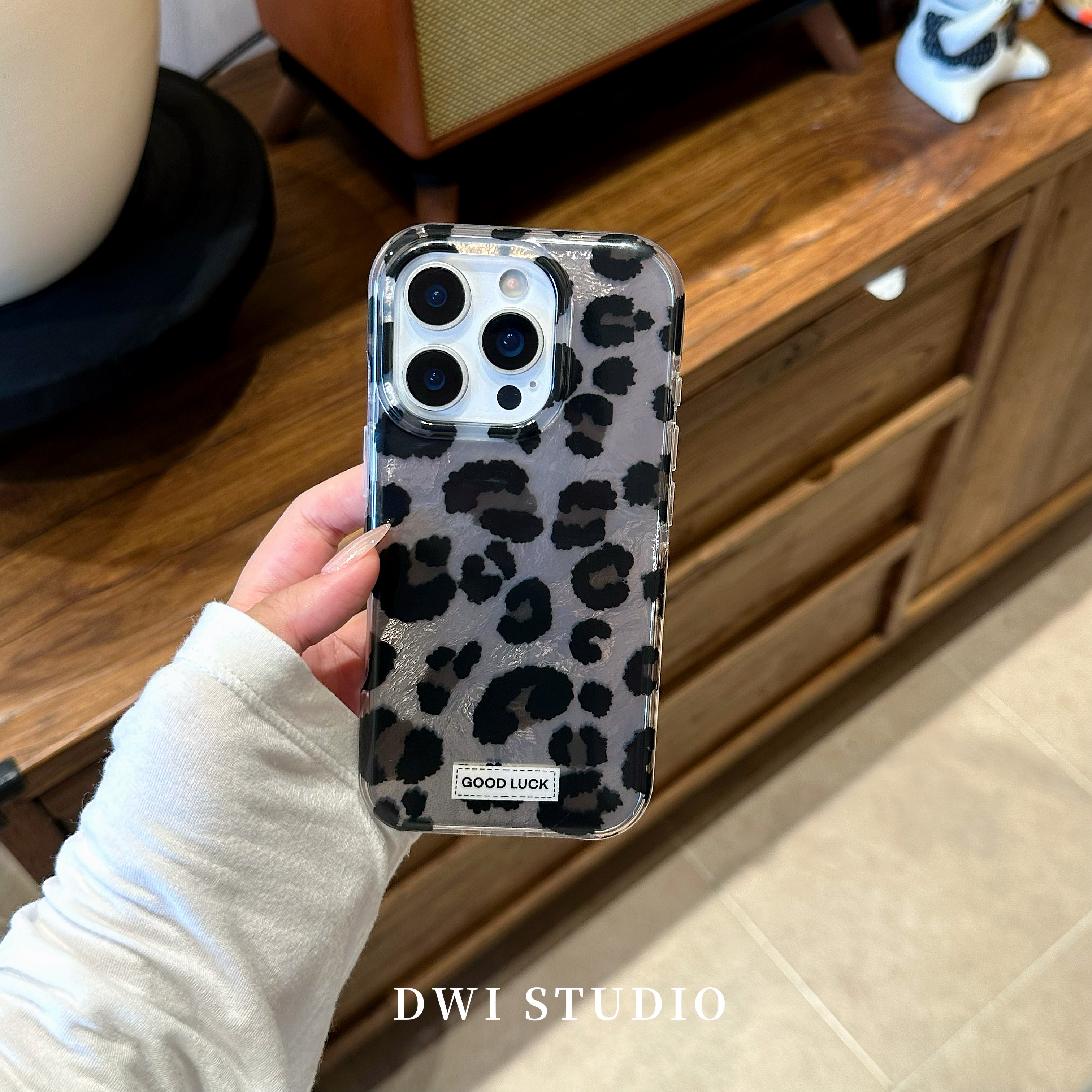 高级感灰色豹纹手机壳