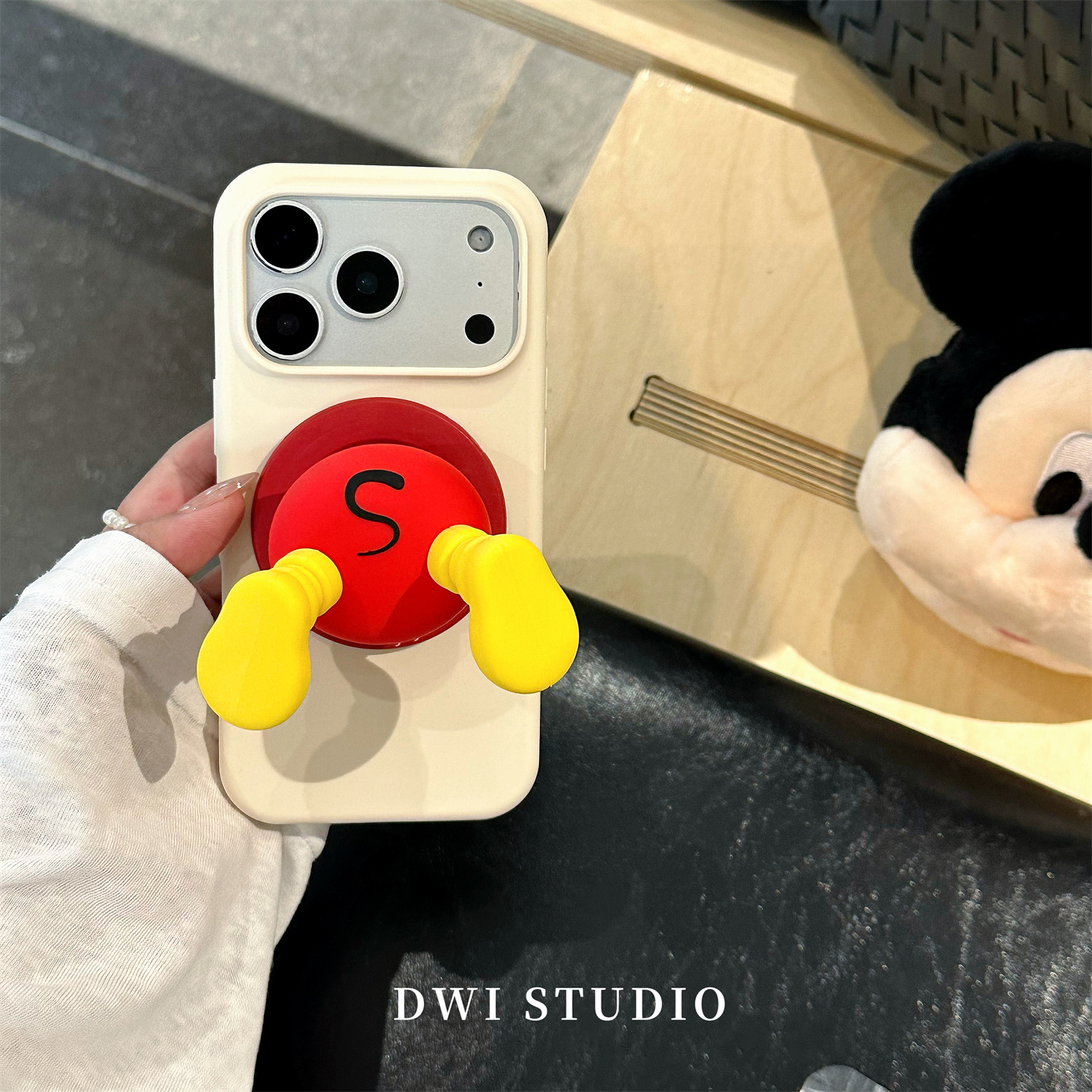 可爱趣味米奇屁屁磁吸支架挂绳壳