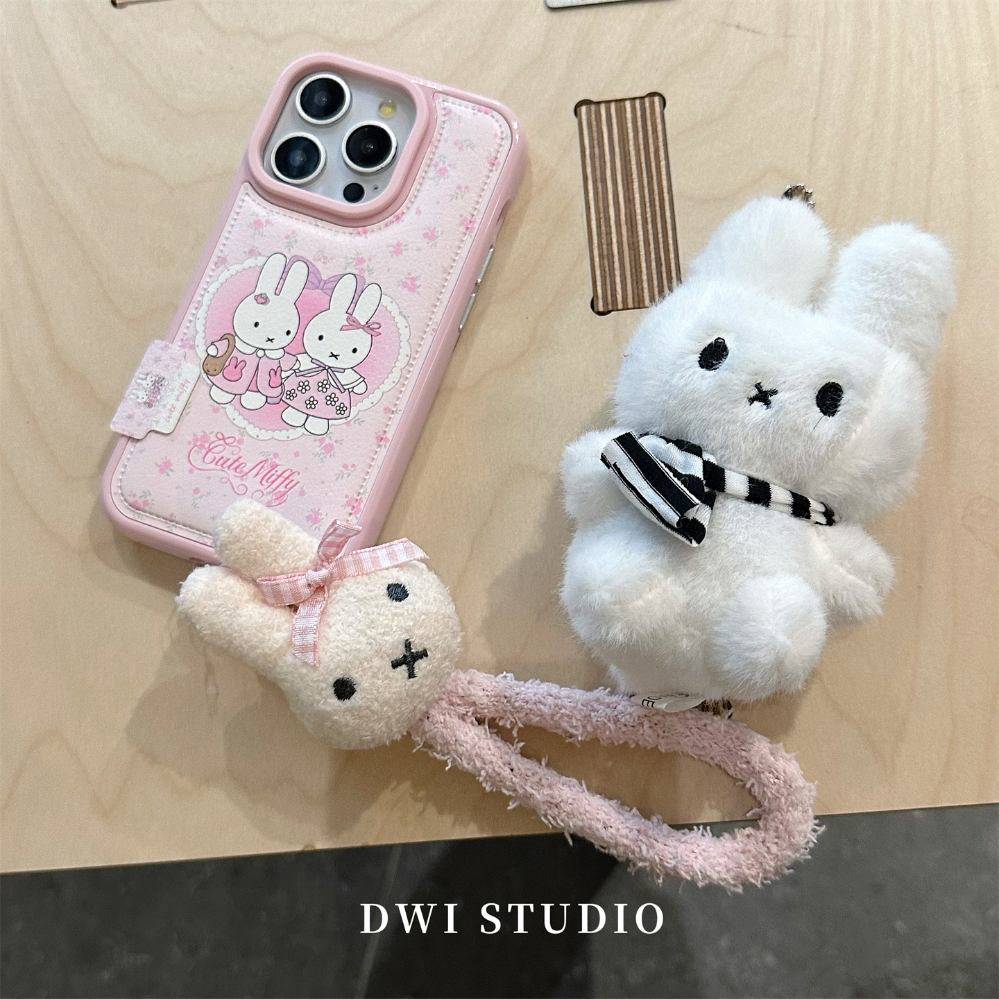 DWI STUDIO复古高级感秋冬爱心吸盘手机壳17promax全包AI按键适用苹果16promaxiPhone16液态硅胶壳15/14