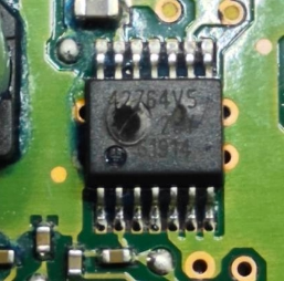 42764V5 雪铁龙标致301汽车方向机电脑板5V电源稳压芯片