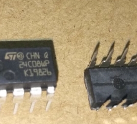 24C08 24C08WP 直插式汽车电脑板存储器芯片 DIP8