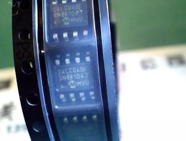 进口正品 24LC04BI 24LC04 汽车维修常用储存仪表芯片码片 可即拍