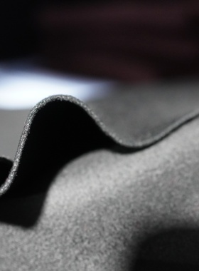 95号康平纳黑色双面羊绒 720g/3m 30%羊绒70%羊毛 柔软挺阔可剥开