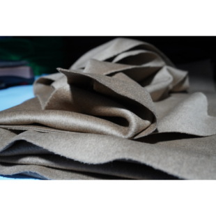 50%羊绒40%精细羊毛10%桑蚕丝 2.5m 51号黄绿色双面羊绒 840g