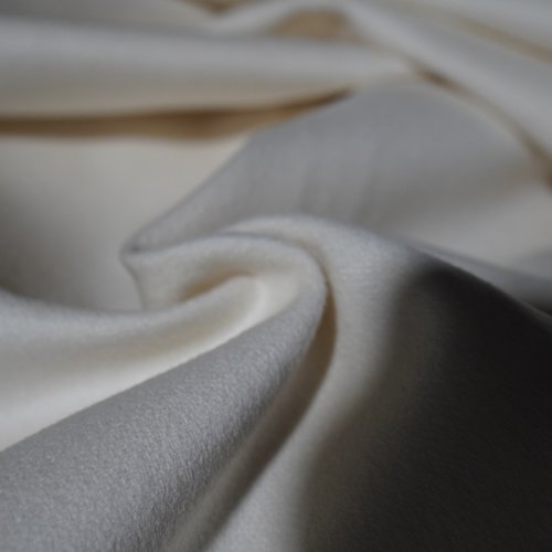 康家米白单面精纺羊绒布料550g