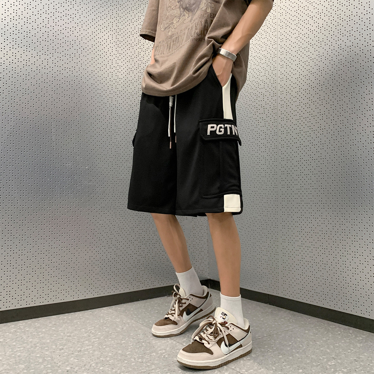 抖音品质A107-K23850-特P35菠萝格:93%聚酯纤维7%氨纶短裤,男装牛仔裤,电商A107