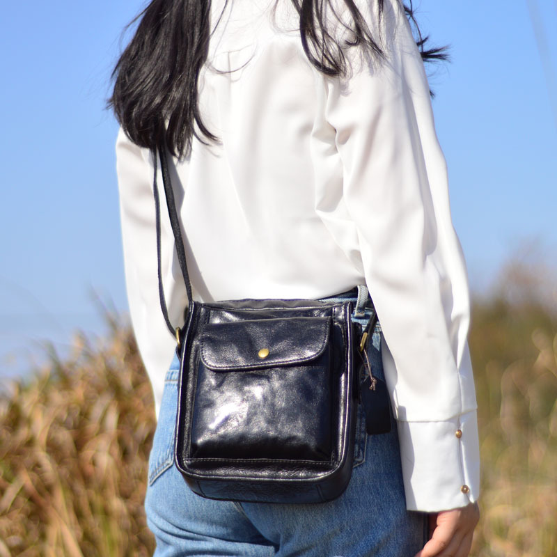 真皮中性通勤单肩斜挎包植鞣头层牛皮背包休闲百搭高级感男包