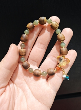 9m绿奇楠配6m浅晴和田玉配琥珀蜜蜡手串手链接受天然纹路内部结构