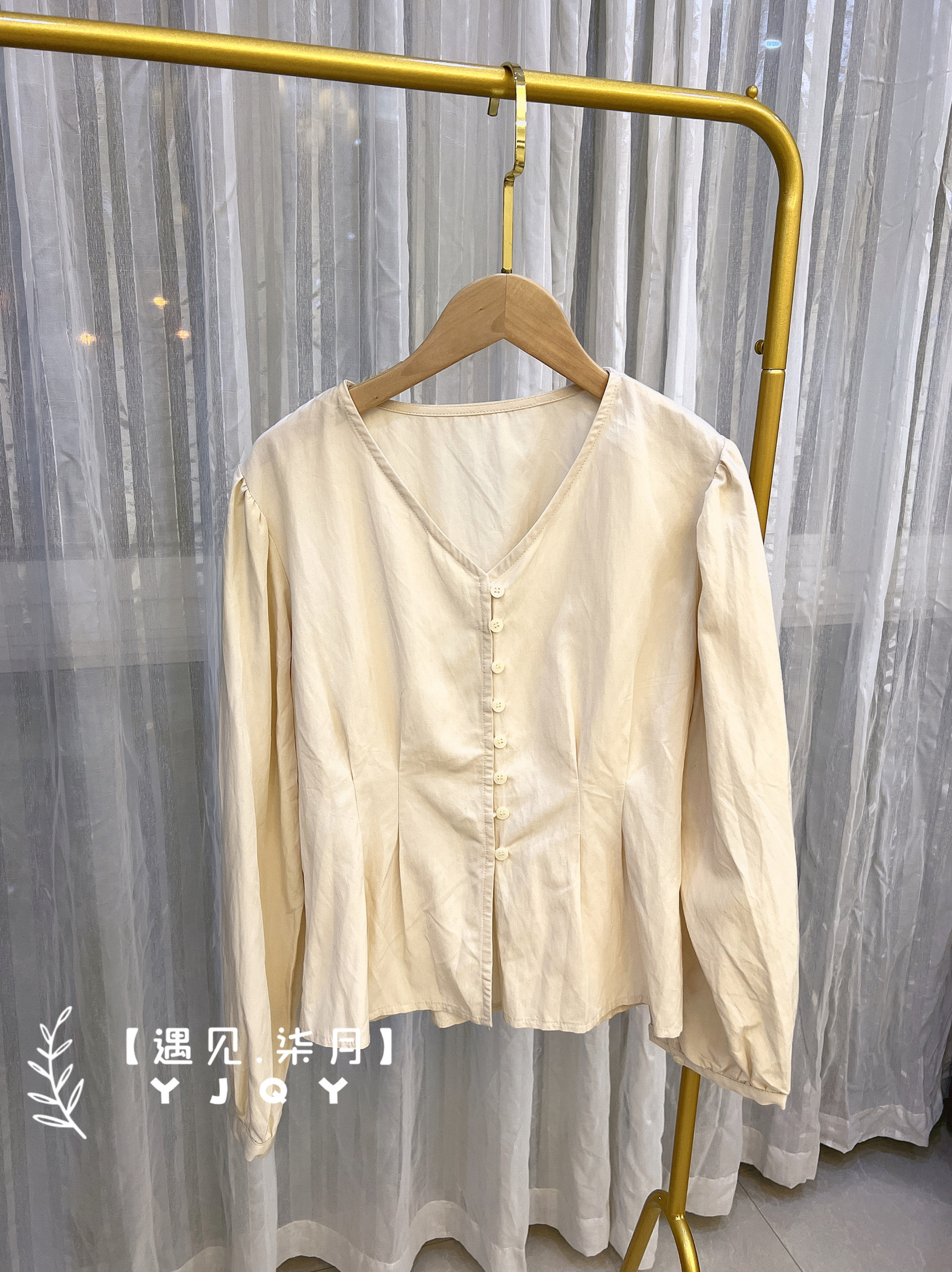 遇见柒月 韩国代购 秋款单排扣收腰短款衬衫衬衣女士