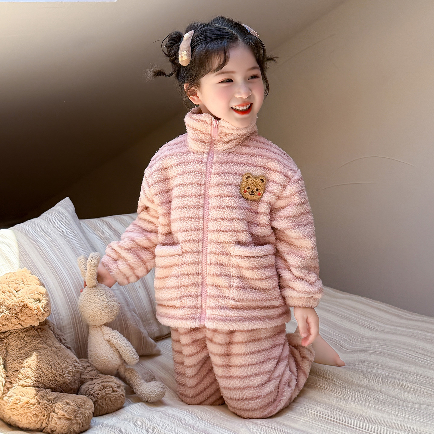 女童睡衣2025新款秋冬女宝儿童珊瑚绒家居服套装加绒拉链外套冬款