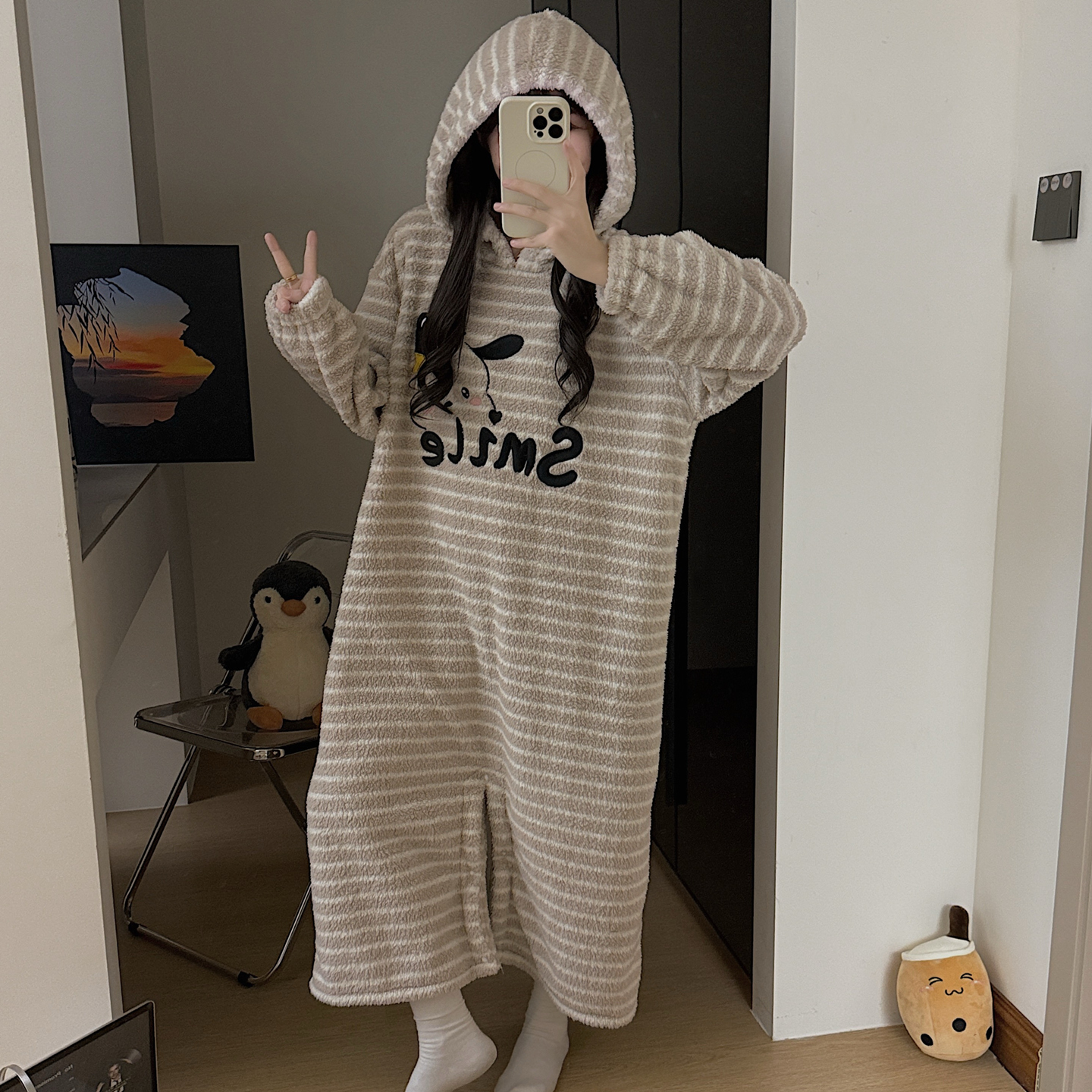连体睡裙女冬季长袖韩版可爱条纹半边绒长裙连帽网红可外穿家居服