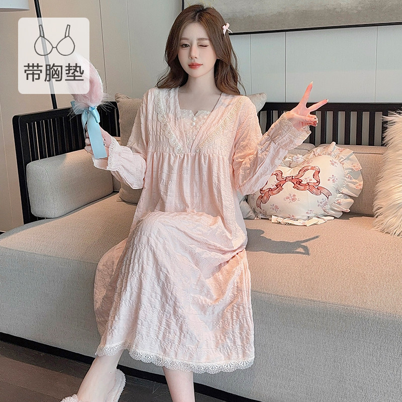 300斤睡裙女春秋长袖带胸垫甜美