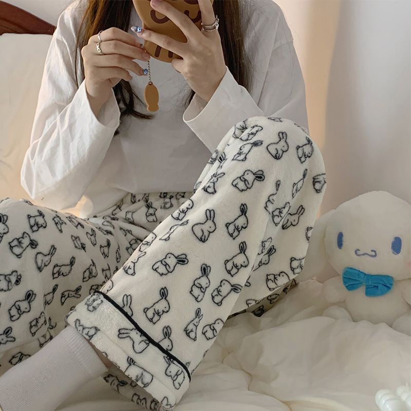 女款冬季加厚法兰绒睡裤休闲居家卡通印花中腰保暖家居裤可外穿