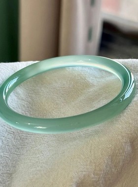 玉髓天青冻手镯冰种细圆条美人镯