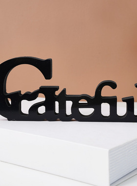 简约立体黑色雪弗板材质字母Grateful装饰节日庆典家居桌面装饰摆