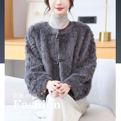 灰色牛角扣皮毛一体绒女2025秋冬