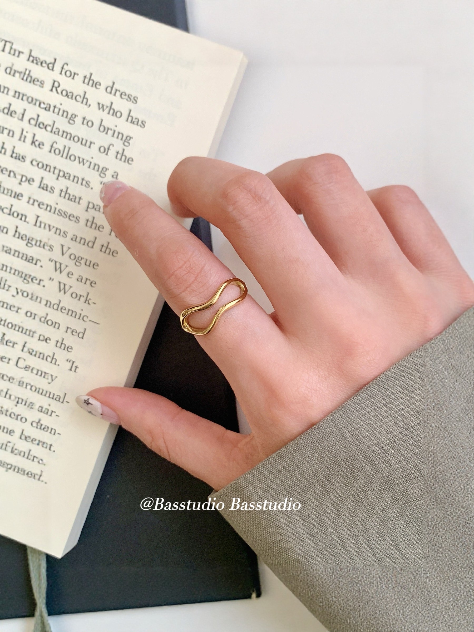 Basstudio冷淡风不规则线条戒指女小众设计不掉色叠戴钛钢镀18k金,饰品/流行首饰/时尚饰品新,戒指/指环,淘宝优惠券,粉丝福利购,淘宝优惠卷