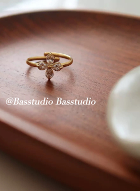 Basstudio 四叶草戒指锆石钛钢开口女戒可调节花瓣不褪色精致优雅