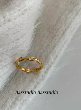 Basstudio不掉色轻奢精致八芒星波浪设计钛钢金色时尚气质戒指女