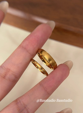 Basstudio简约钛钢戒指女拉丝18k金色素圈小众设计冷淡风情侣对戒