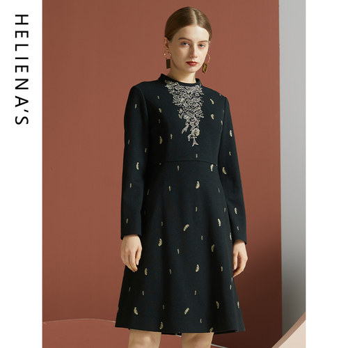 复古绣花，显瘦版型，精致时尚