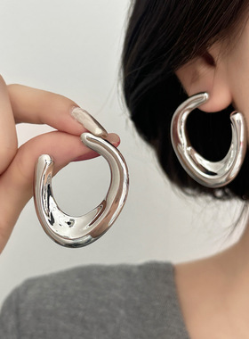欧美气质个性夸张设计感C形耳钉小众轻奢通勤百搭时尚高级感耳饰