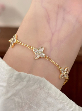 气质简约精致时尚小众设计感镶锆幸运草手链轻奢高级感个性手饰女