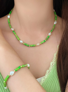 欧美新款ins度假风项链女小众高级感设计绿色淡水珍珠颈链锁骨链
