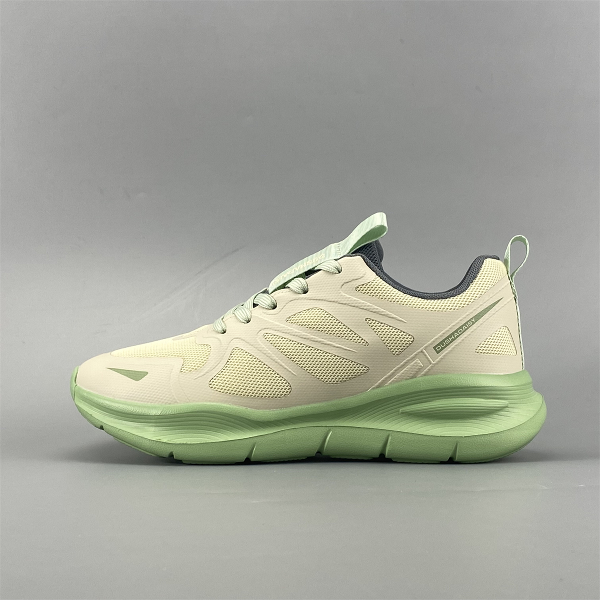 超软防滑耐磨减震透气运动休闲鞋