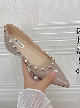漫漫小个子V家内增高5公分铆钉裸色尖头软漆皮法式气质平底单鞋女