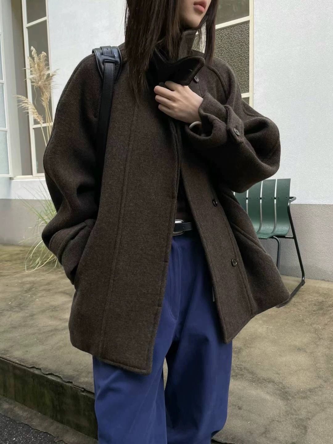 现atmosphere2024冬季短款翻领加厚保暖羊毛大衣女