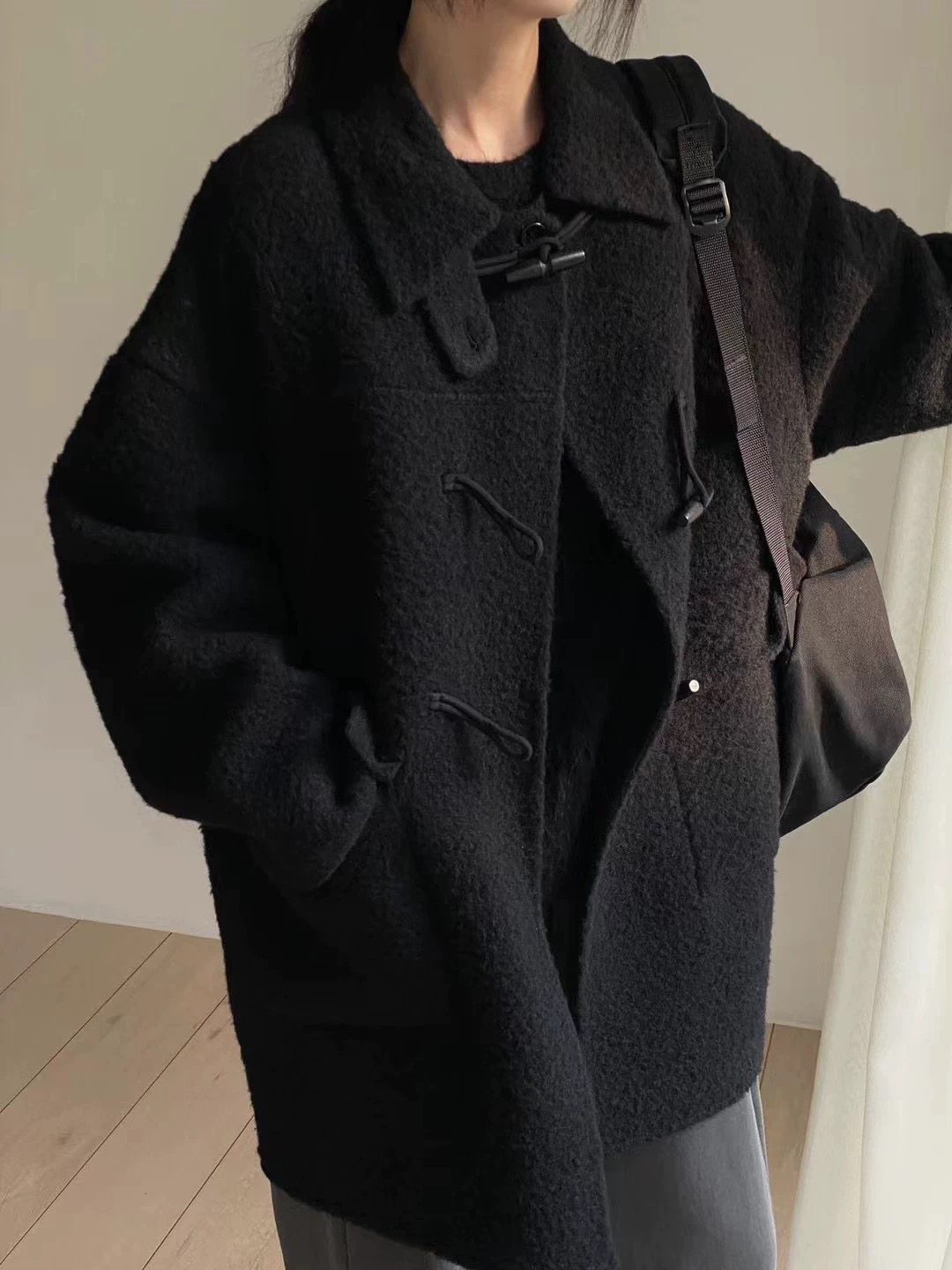 现货much more韩国东大门2025秋冬新款牛角扣baby羊驼大衣外套女