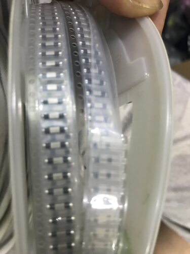 NFE61PT472C1H9L NFM61R30T472T1M00 EMI静噪滤波器 4.7NF 50V 2A