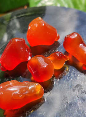 纯天然宝石光北红吊坠玛瑙