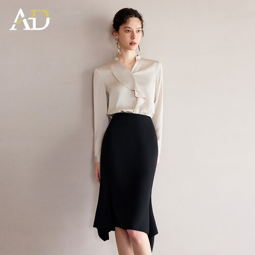 AD时髦小姨风香槟色衬衫黑色半裙