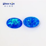 Полупрозрачный синий опал зеленый пасхальный яичный яичный яйцо.