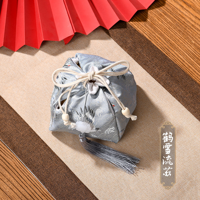 忆旧刺绣布套国风设计